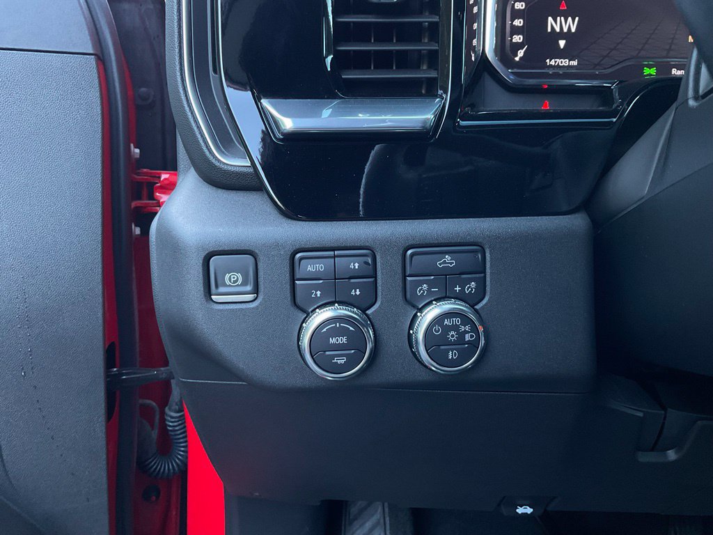 Used 2025 GMC Sierra 1500 Elevation w/ X31 Off-Road Package AWD/4WD image 13