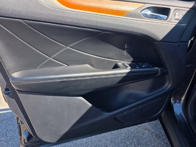 Used 2019 Lincoln MKC Select w/ Select Plus Package FWD image 8