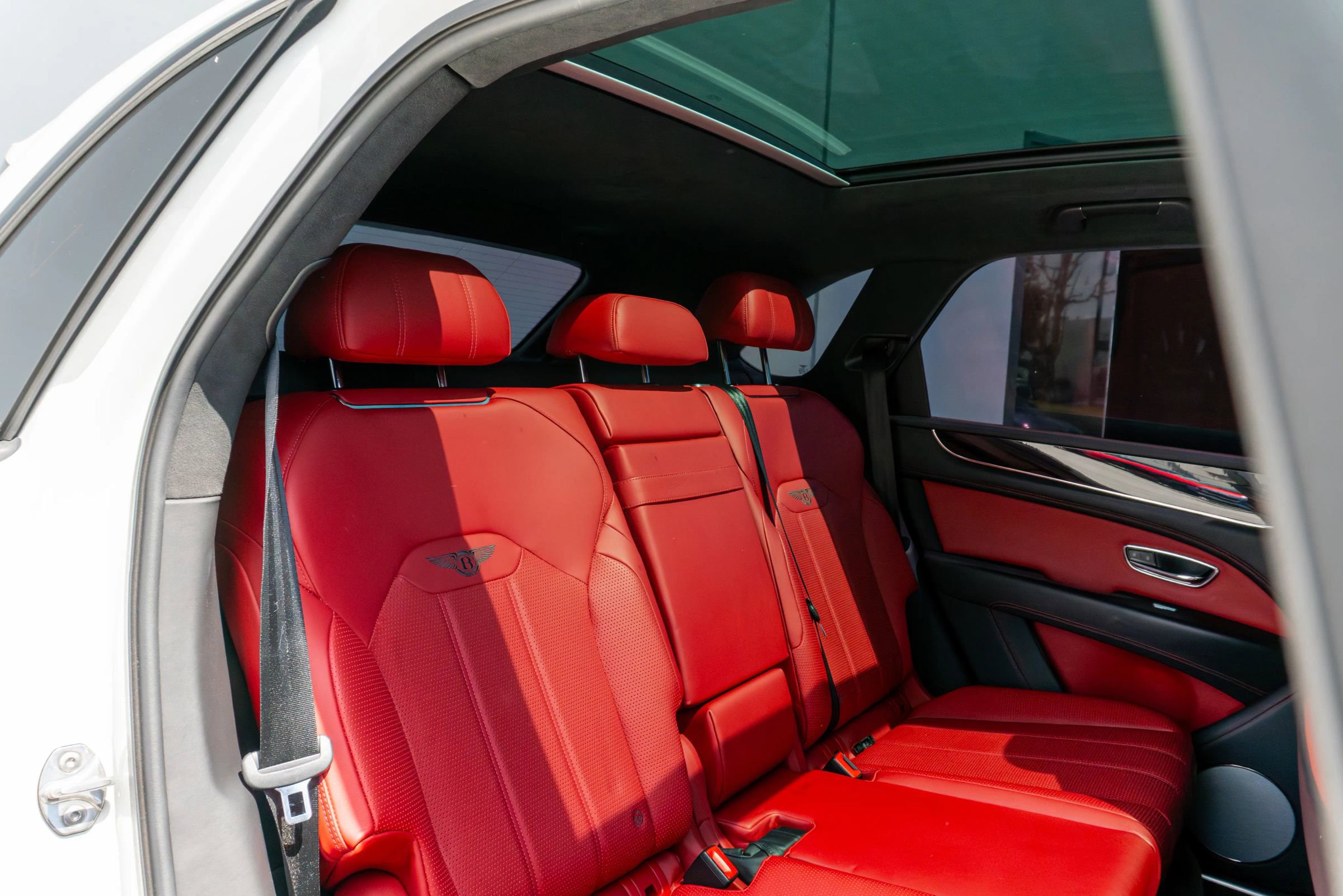 Used 2023 Bentley Bentayga image 52