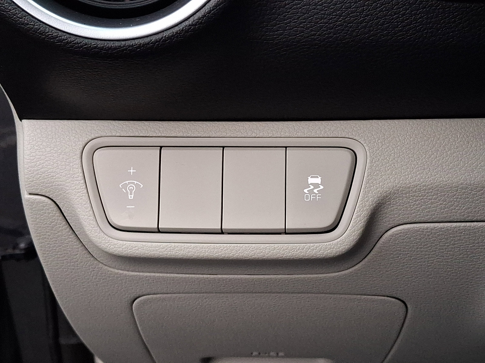 Used 2023 Kia Forte LXS image 25