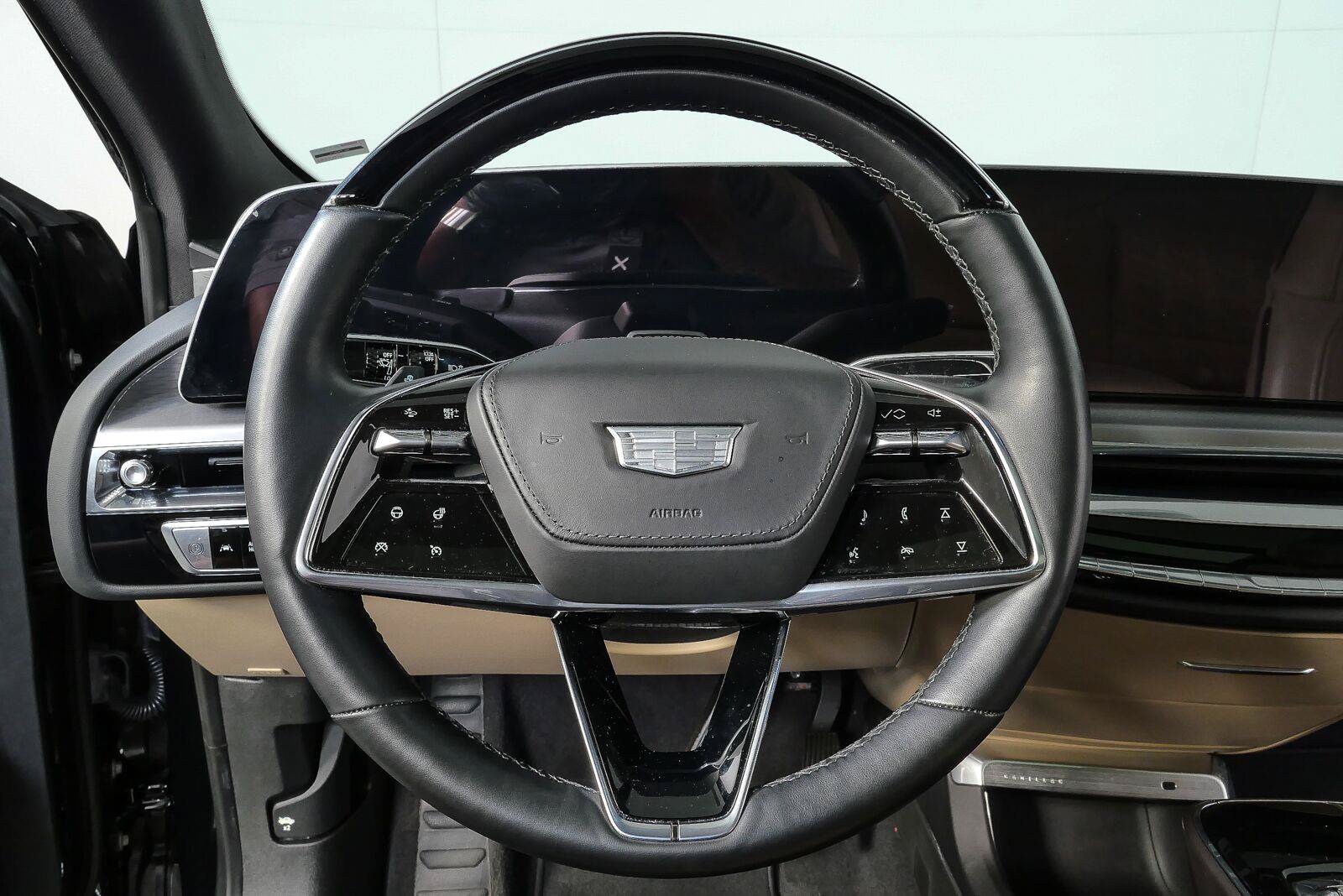 Used 2024 Cadillac Lyriq Luxury w/ Nappa Leather Package AWD/4WD image 9