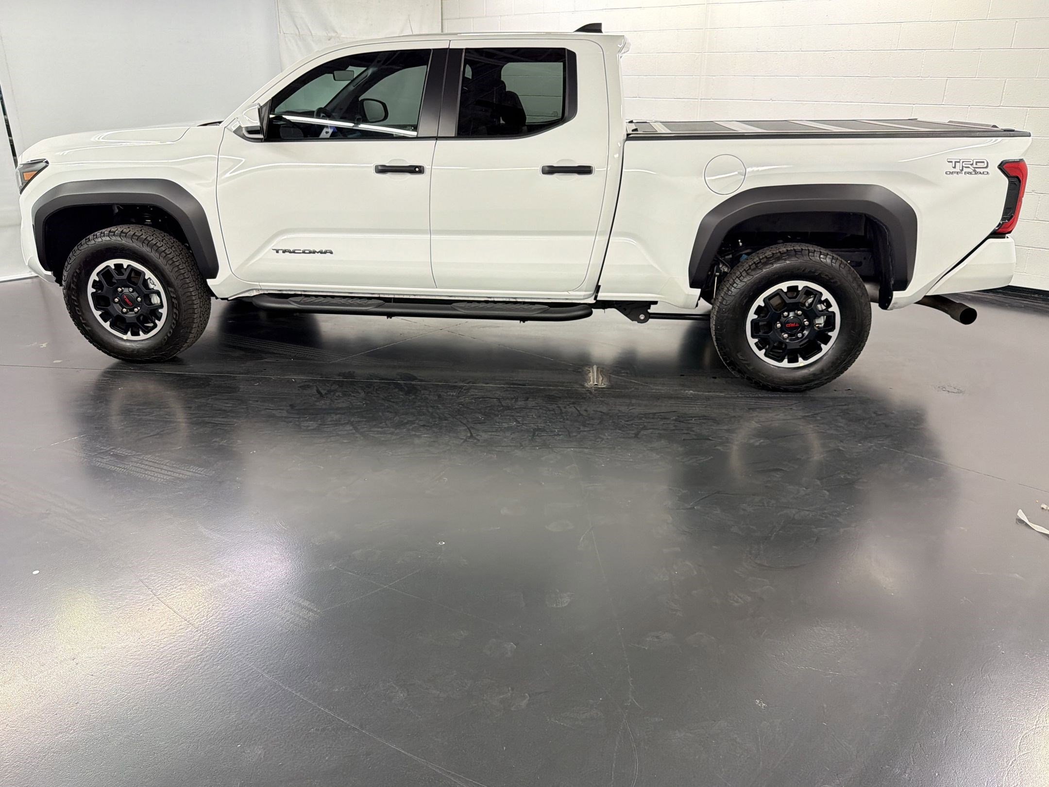 Used 2025 Toyota Tacoma TRD Off-Road image 2