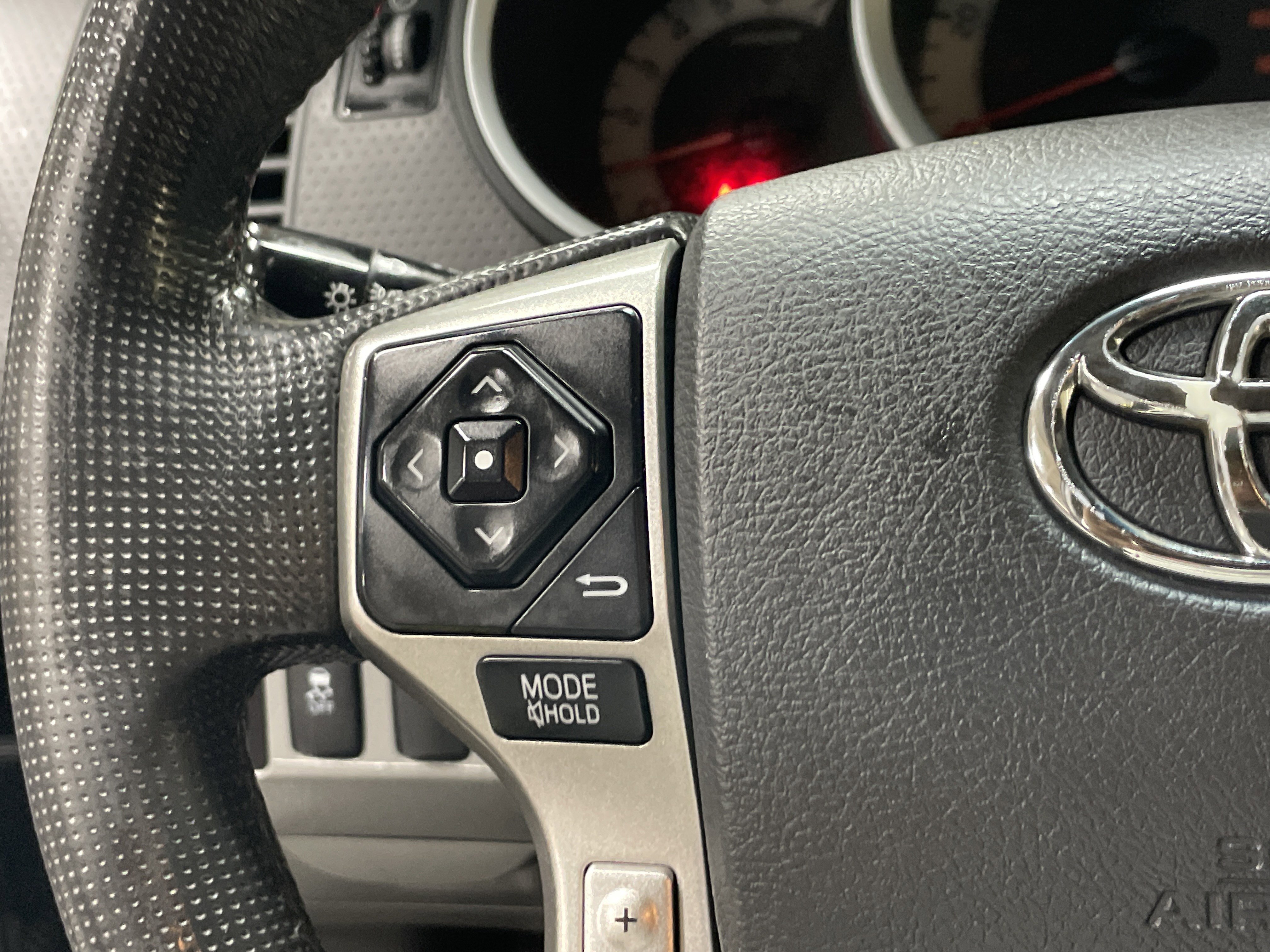 Used 2014 Toyota Tacoma PreRunner w/ SR5 Package image 19
