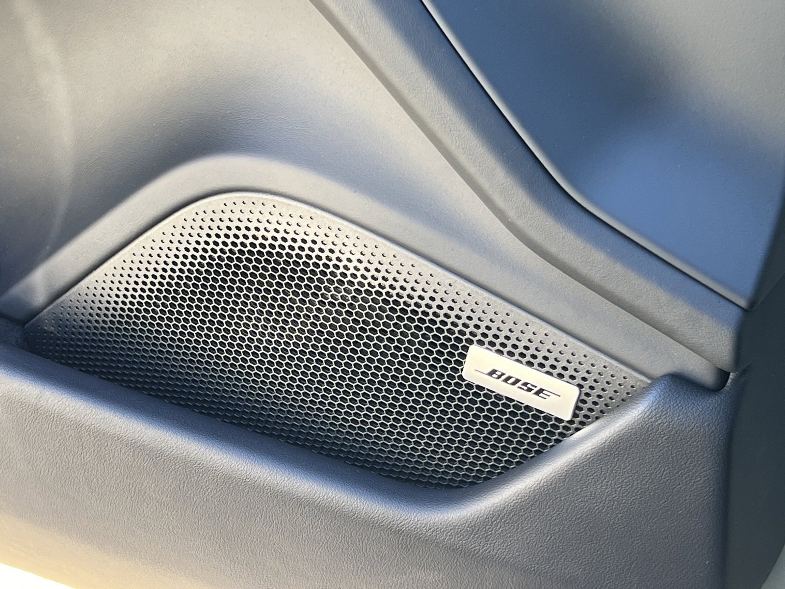 Certified 2025 Porsche Taycan image 29