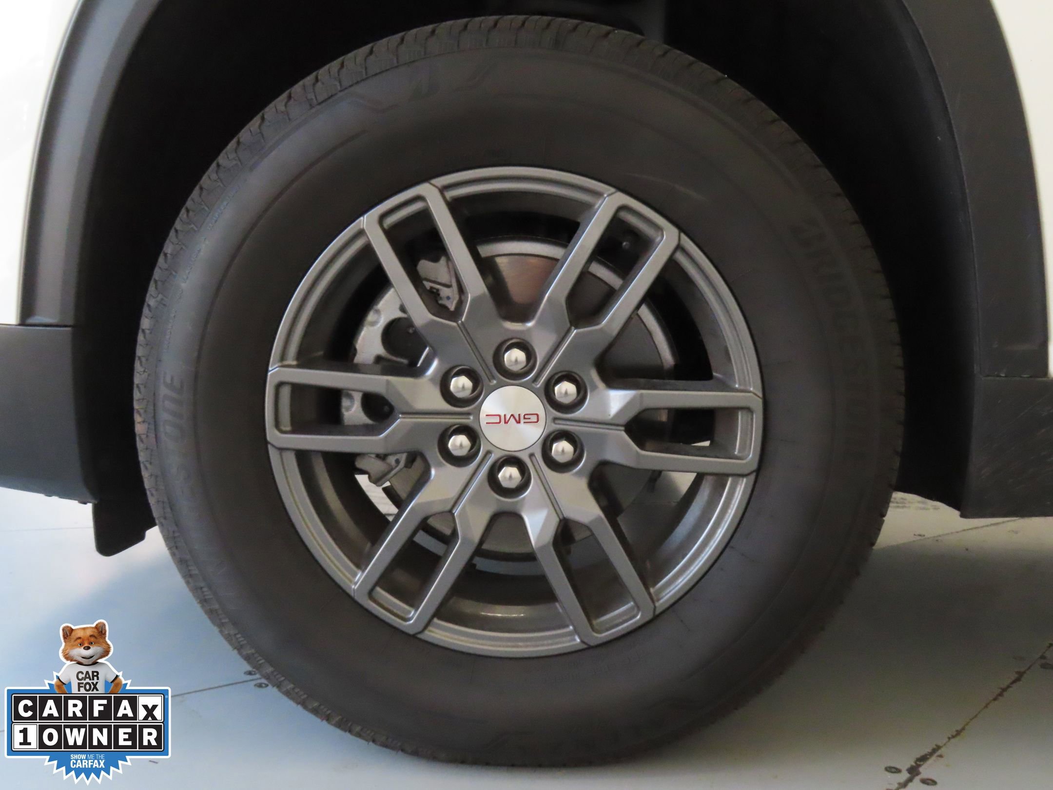 Used 2025 GMC Acadia Elevation image 30