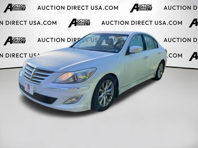 Used 2013 Hyundai Genesis 3.8 RWD image 2