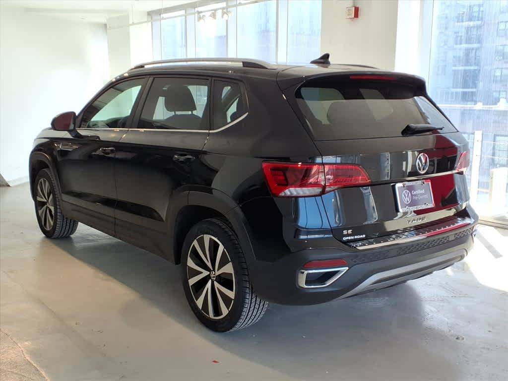 Certified 2022 Volkswagen Taos SE FWD image 6