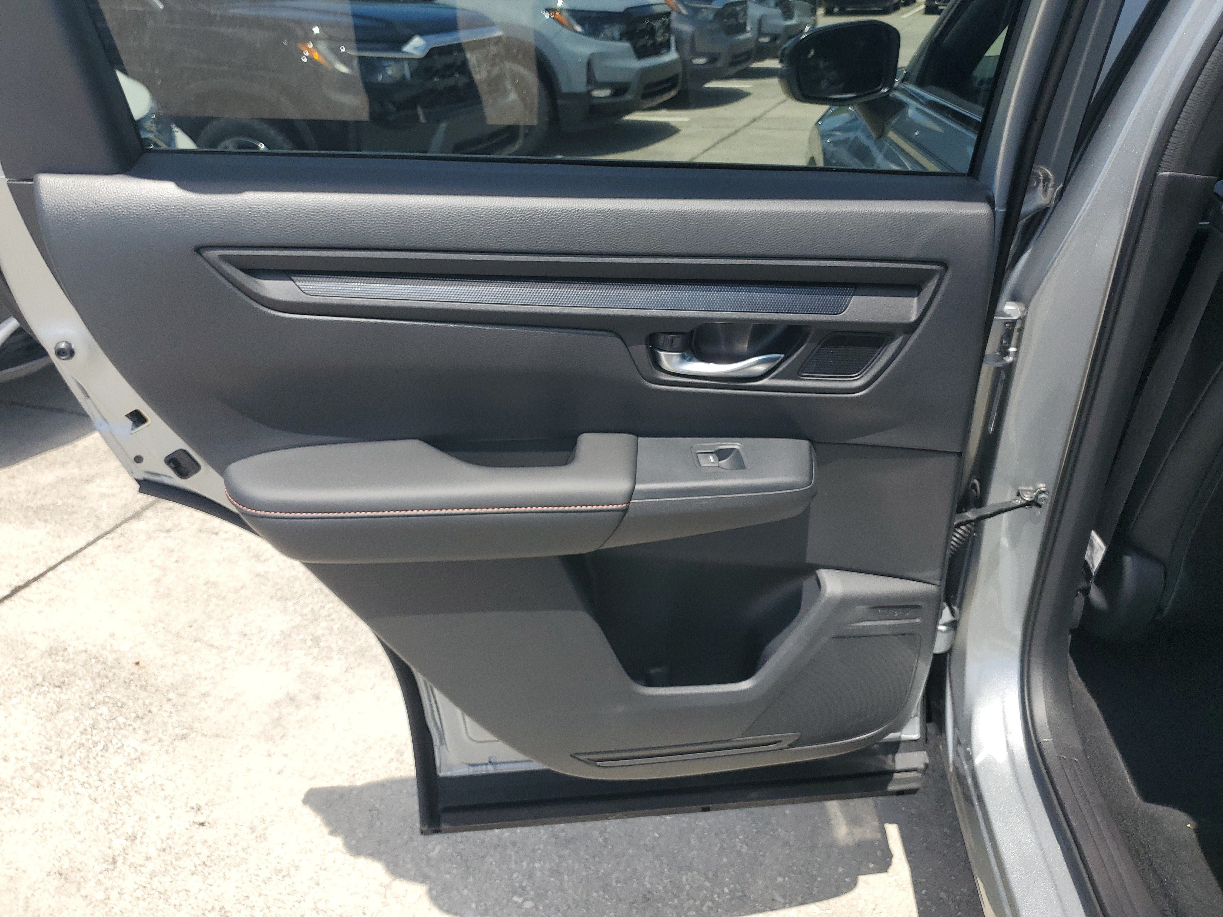 Used 2025 Honda CR-V Sport-L image 13