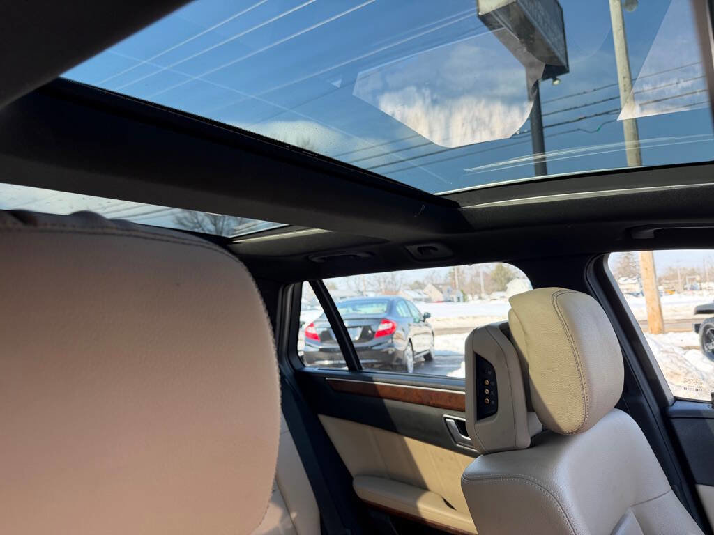 Used 2013 Mercedes-Benz E 350 4MATIC Wagon image 16