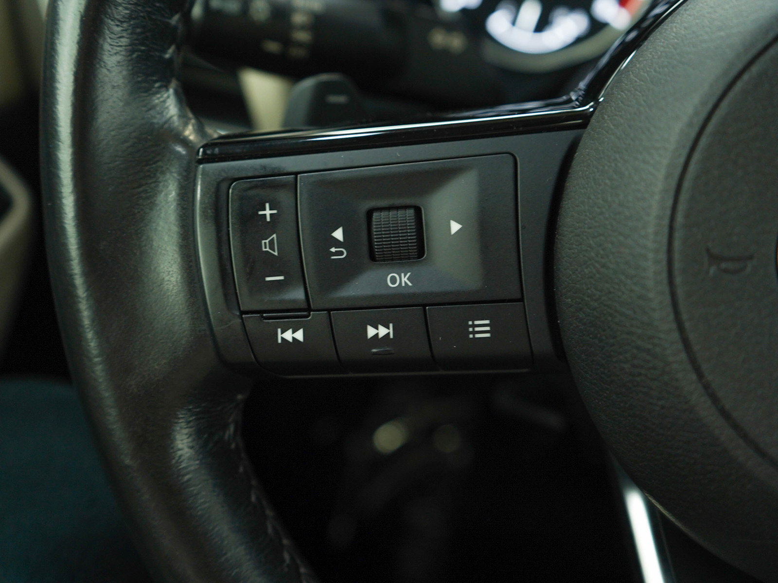 Used 2023 Nissan Rogue SV w/ SV Premium Package AWD/4WD image 26