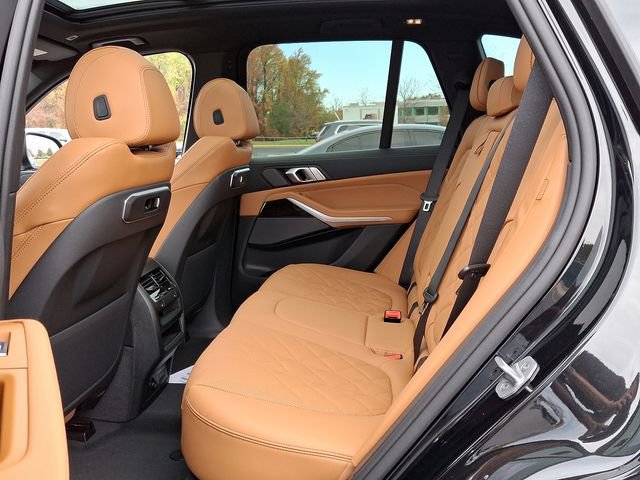 Certified 2025 BMW X5 xDrive50e w/ Premium Package image 11
