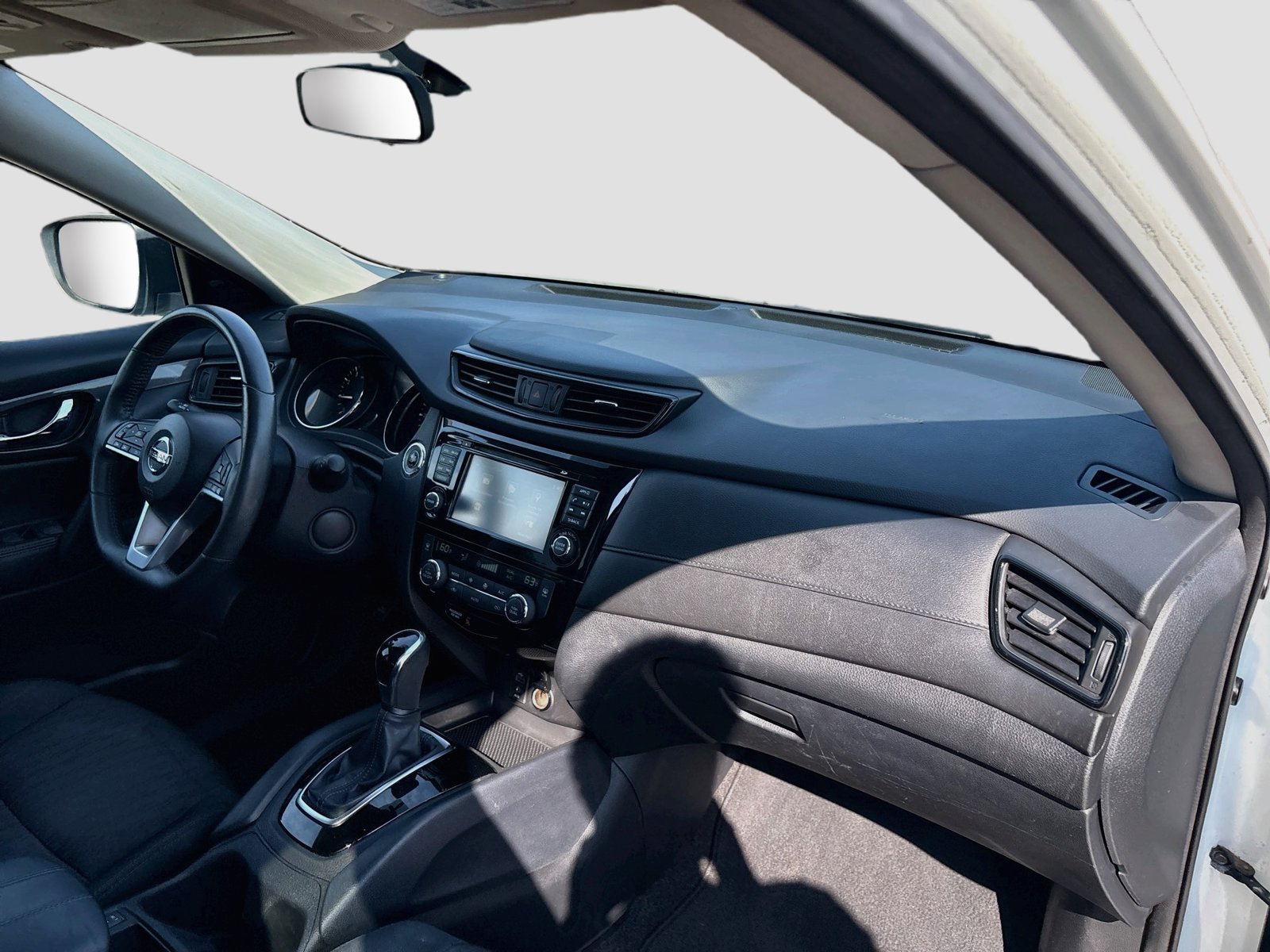Used 2017 Nissan Rogue SV w/ SV Premium Package FWD image 29
