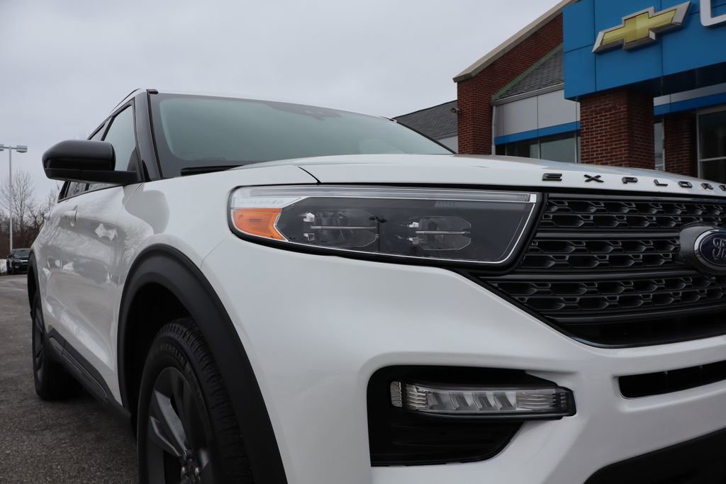 Used 2023 Ford Explorer XLT w/ Equipment Group 202A image 4