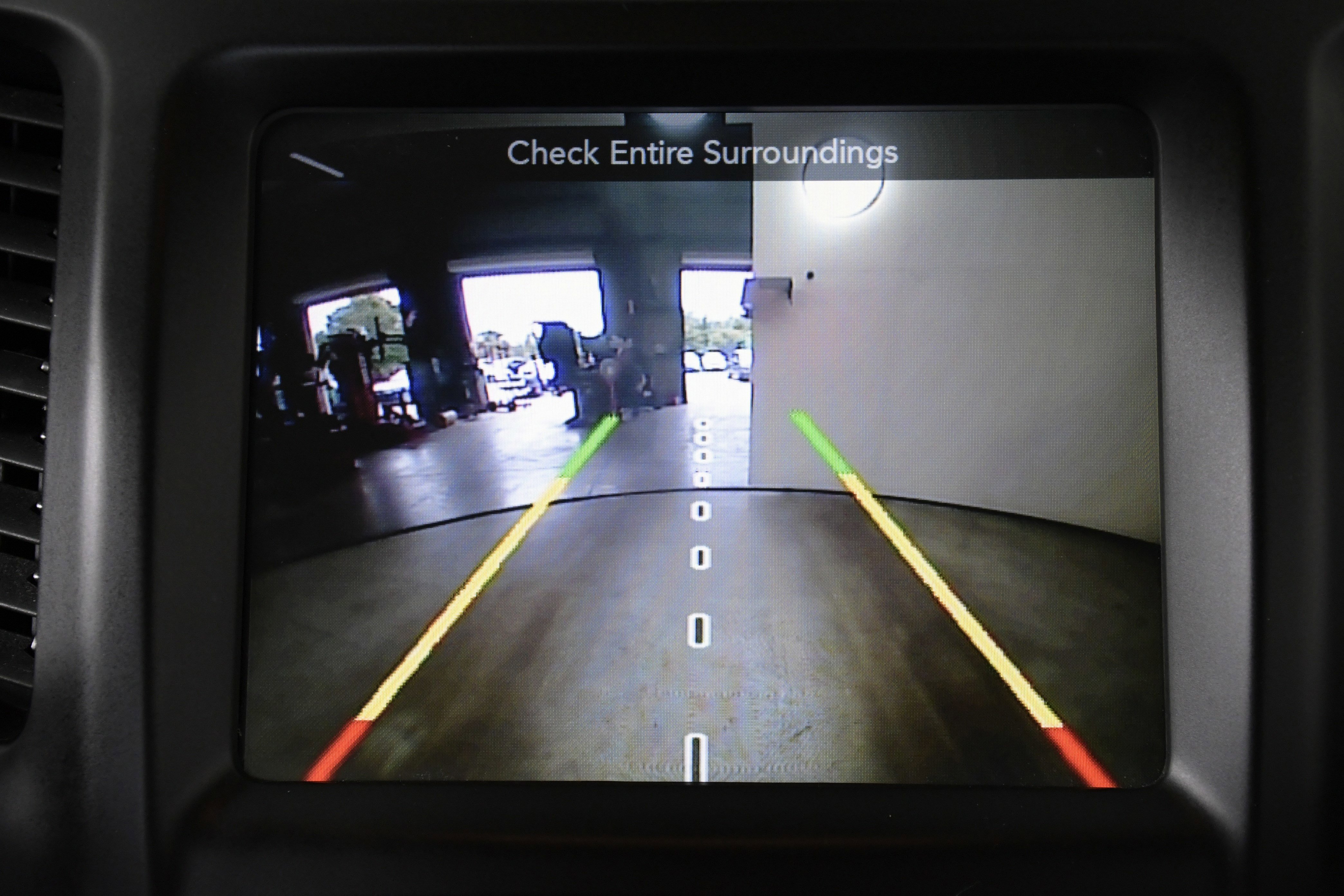 Used 2016 Jeep Cherokee Trailhawk w/ Comfort/Convenience Group image 17