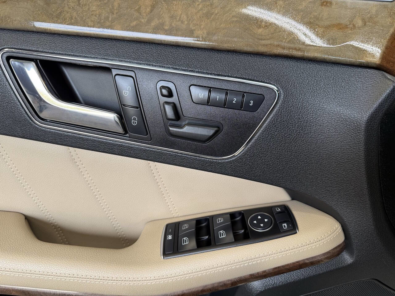 Used 2011 Mercedes-Benz E 350 Sedan image 19