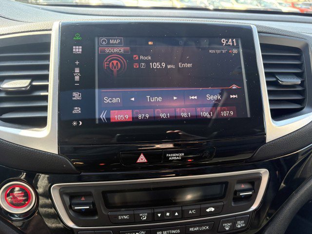 Used 2016 Honda Pilot Touring image 19