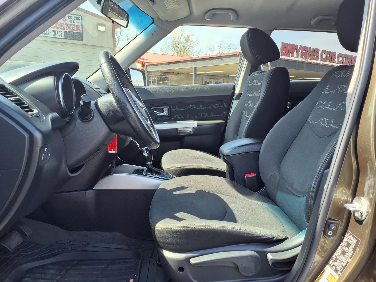 Used 2012 Kia Soul + image 13