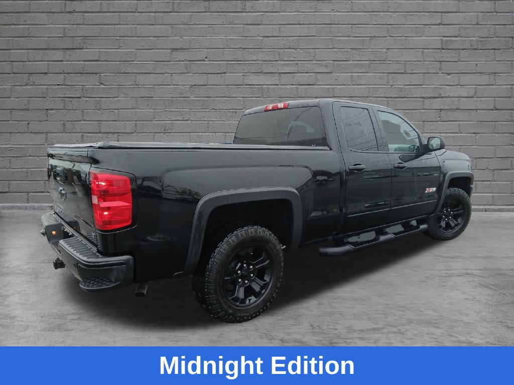 Used 2018 Chevrolet Silverado 1500 LT w/ Midnight Edition AWD/4WD image 6