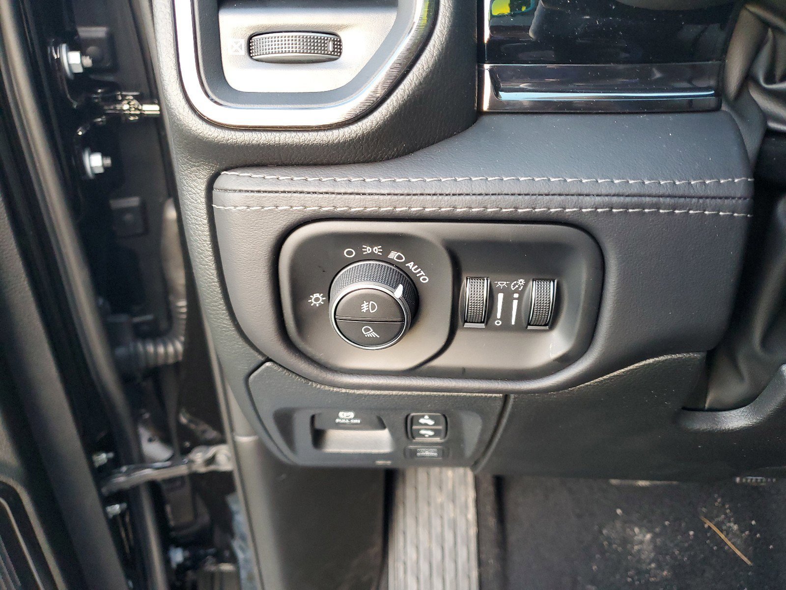 New 2026 RAM 1500 Limited image 30