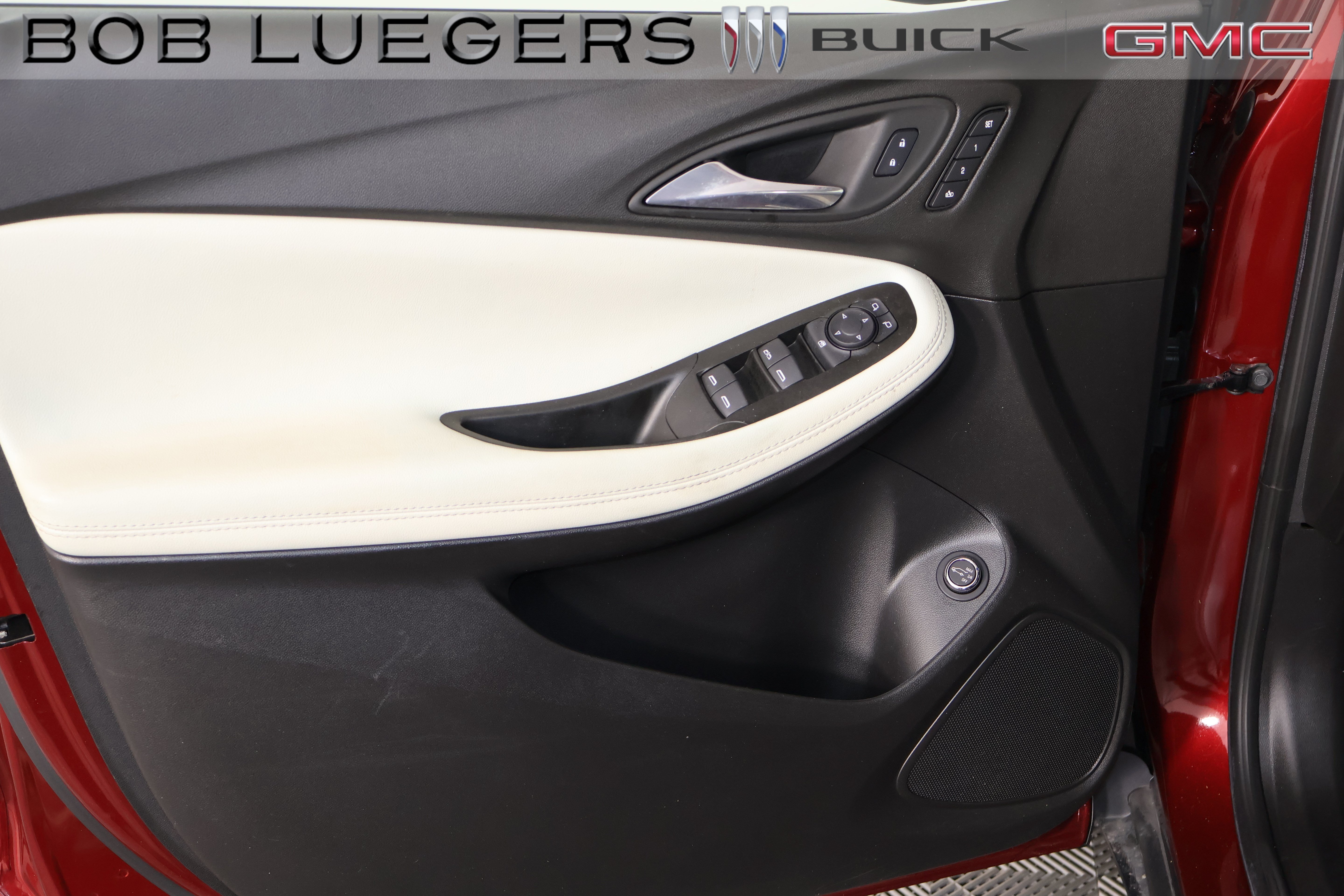 Certified 2022 Buick Encore GX Essence FWD image 6
