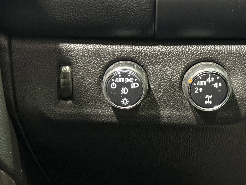 Used 2015 GMC Canyon SLT w/ Driver Alert Package image 32