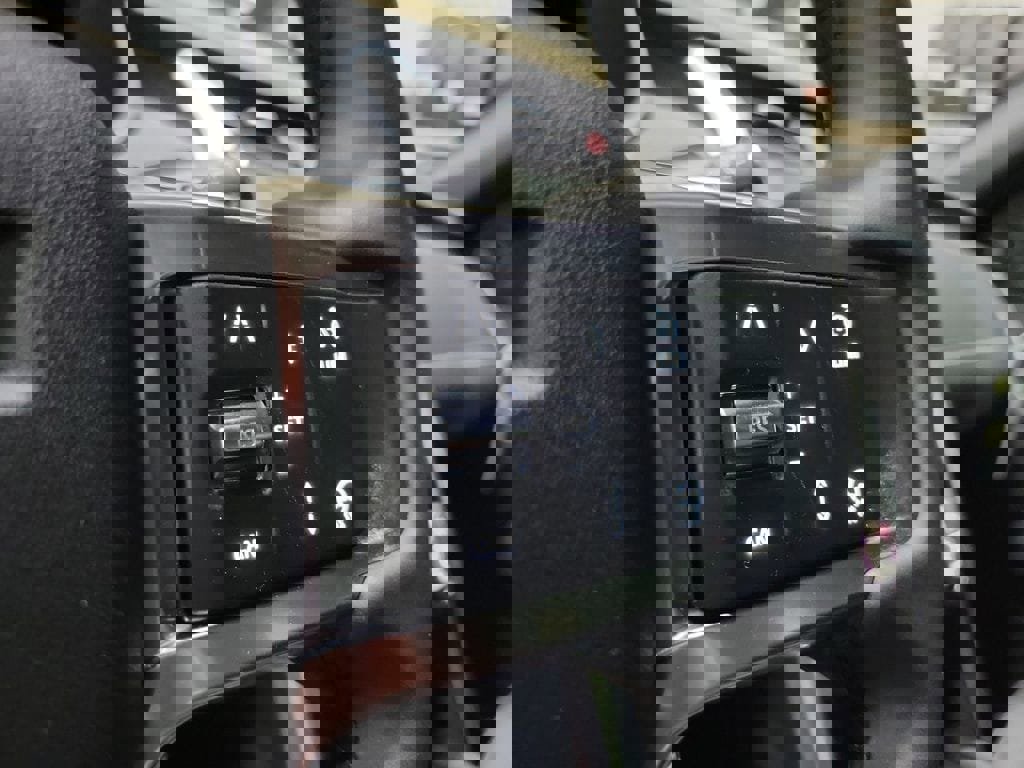 New 2026 Land Rover Discovery Limited Edition image 16