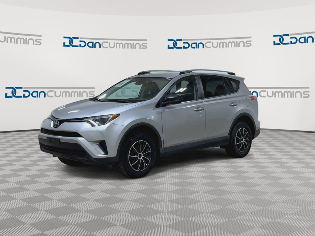 Used 2018 Toyota RAV4 LE image 5