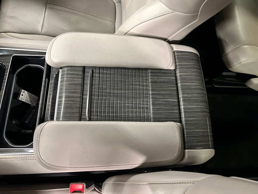 Used 2022 Jeep Wagoneer Series III w/ Flexible Seating Group AWD/4WD image 29