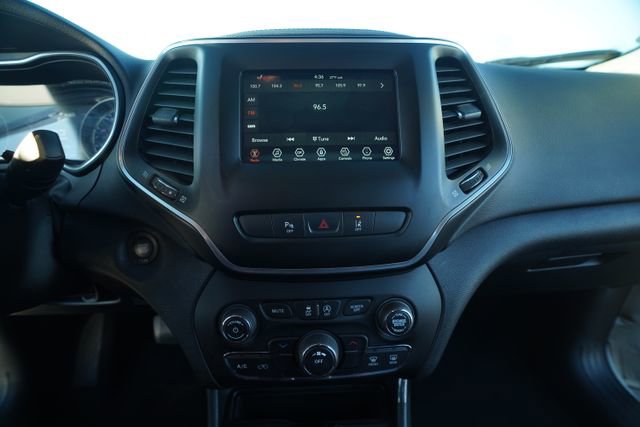 Used 2021 Jeep Cherokee Latitude Plus image 28