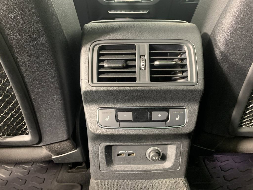 Used 2020 Audi Q5 e Premium Plus image 34