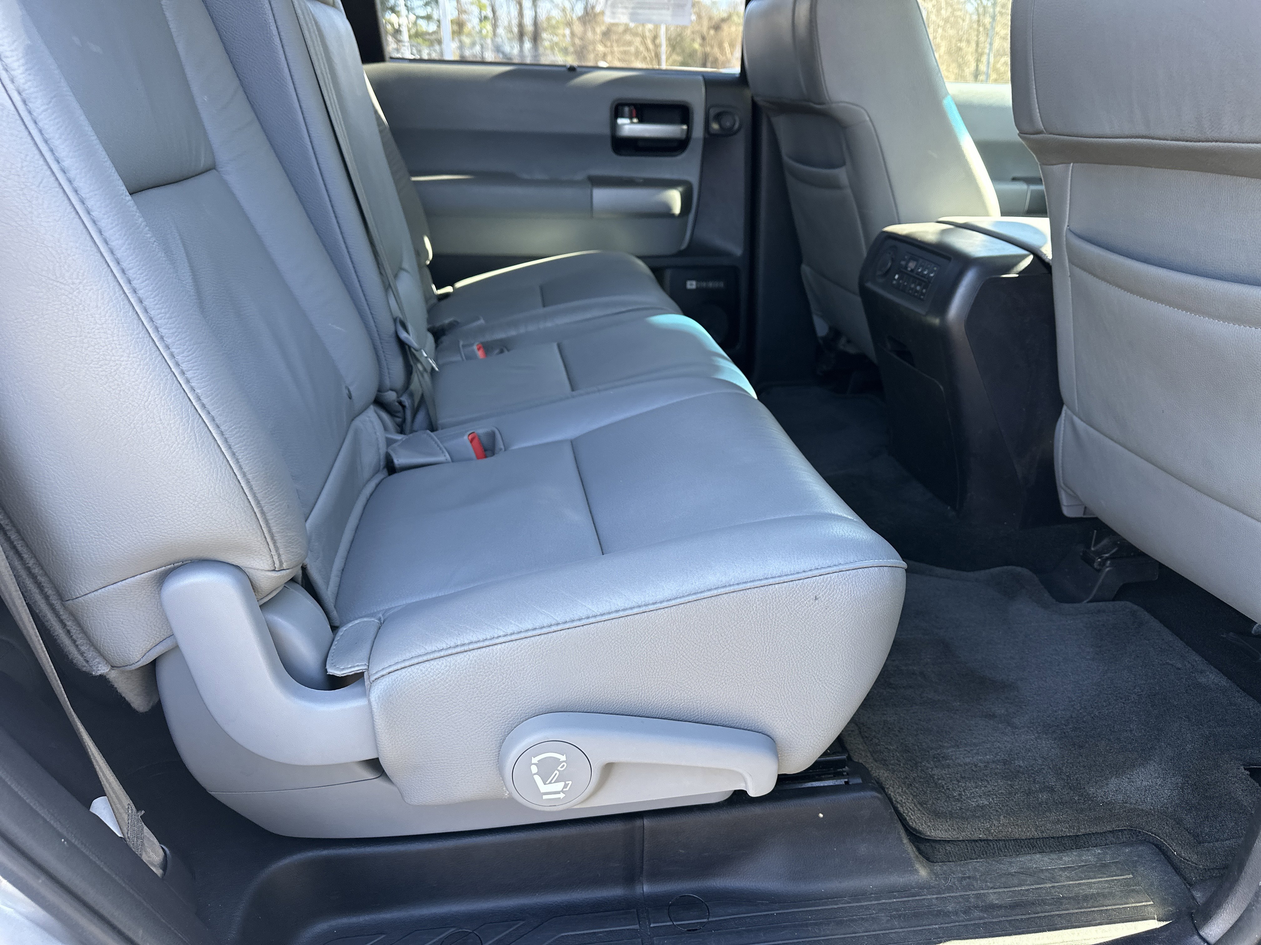 Used 2016 Toyota Sequoia Limited image 17