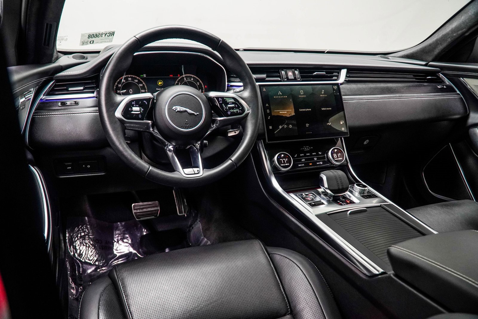 Used 2024 Jaguar XF R-Dynamic SE image 15