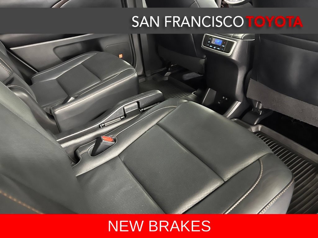 Used 2017 Toyota Highlander Limited AWD/4WD image 20