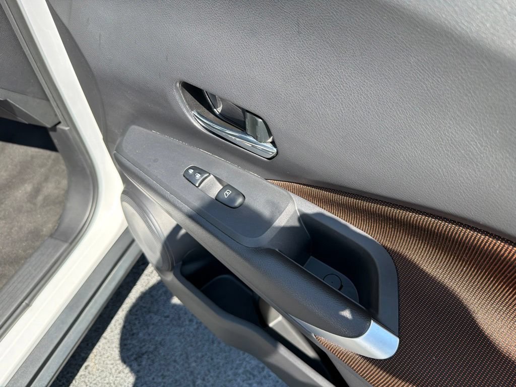 Used 2022 Nissan Kicks SR FWD image 29
