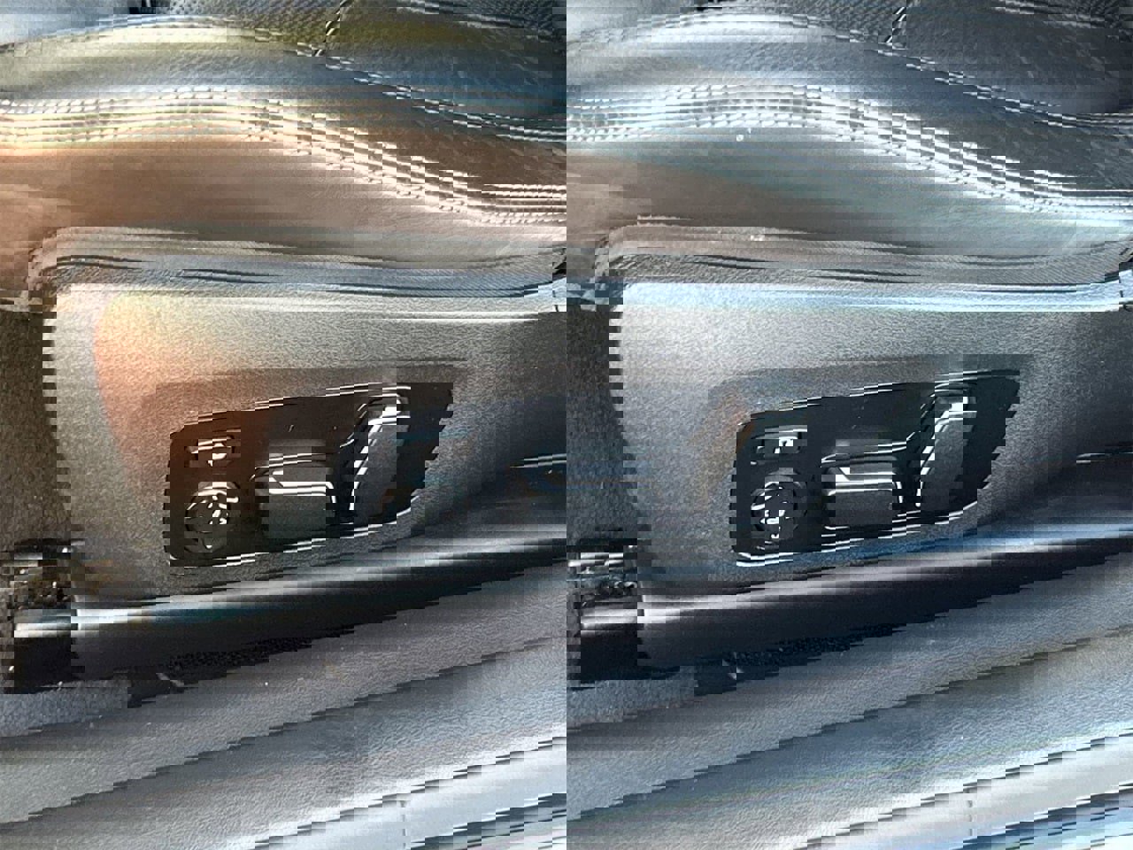 Used 2025 BMW M4 xDrive Competition w/ Executive Package image 17