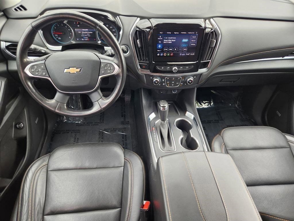 Used 2020 Chevrolet Traverse Premier w/ LPO, Black Accent Package image 2