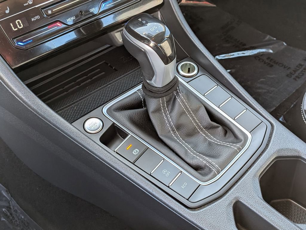 Used 2025 Volkswagen Jetta SE image 20