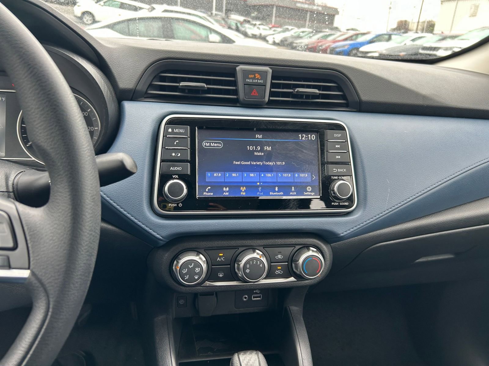Used 2025 Nissan Versa SV FWD image 17