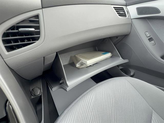 Used 2013 Hyundai Elantra GLS w/ Preferred Pkg FWD image 18