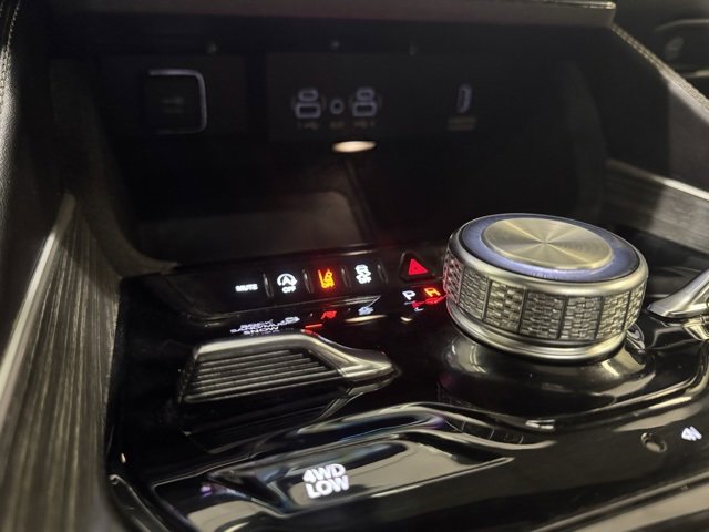 Used 2023 Jeep Wagoneer Series III w/ Premium Group I image 25