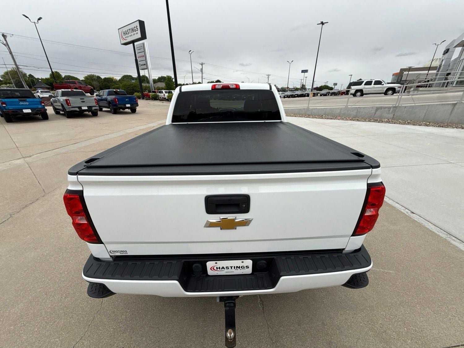 Used 2017 Chevrolet Silverado 1500 LT w/ All Star Edition AWD/4WD image 5