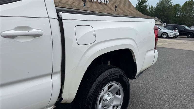 Used 2022 Toyota Tacoma SR w/ SR Convenience Package RWD image 17