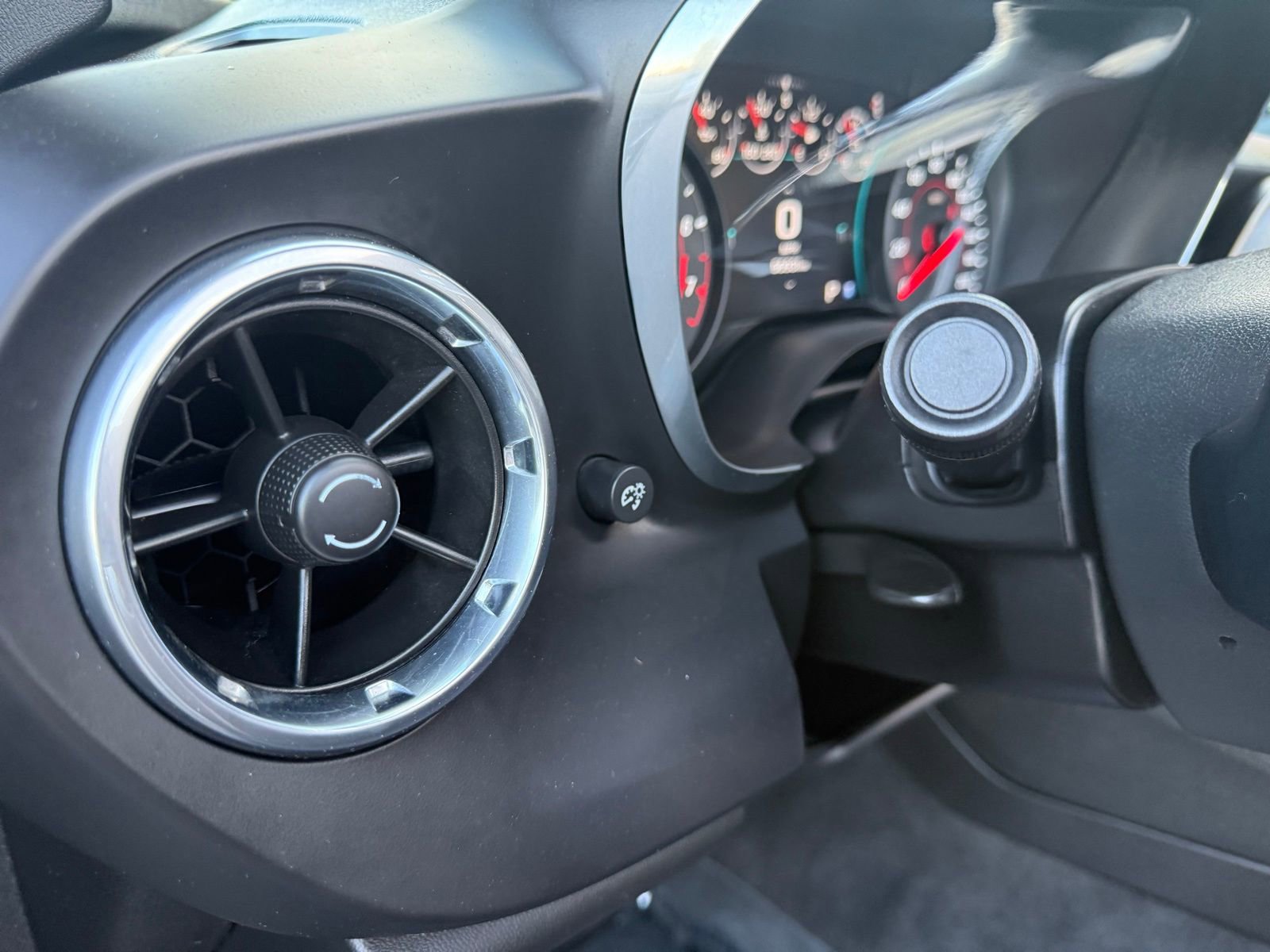 Used 2017 Chevrolet Camaro SS image 28