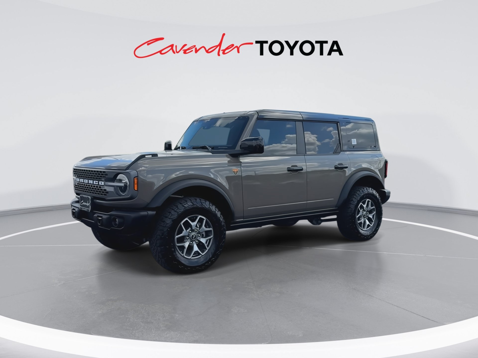 Used 2025 Ford Bronco Badlands AWD/4WD image 4