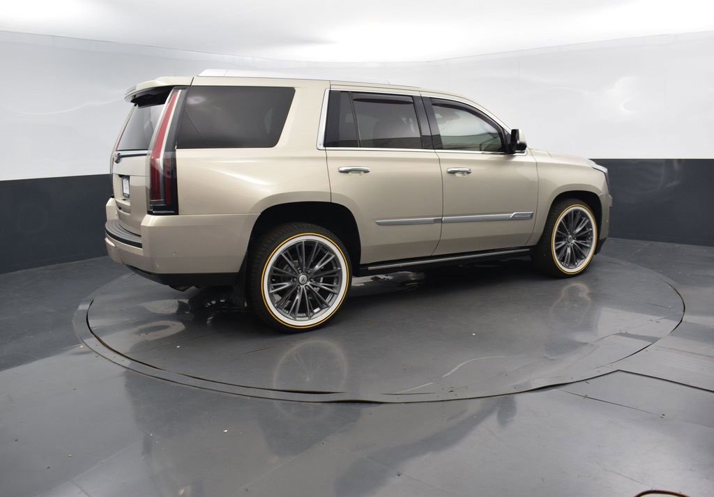 Used 2017 Cadillac Escalade Platinum image 6