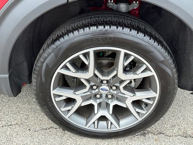 Used 2025 Ford Explorer Platinum w/ Ultimate Package AWD/4WD image 7