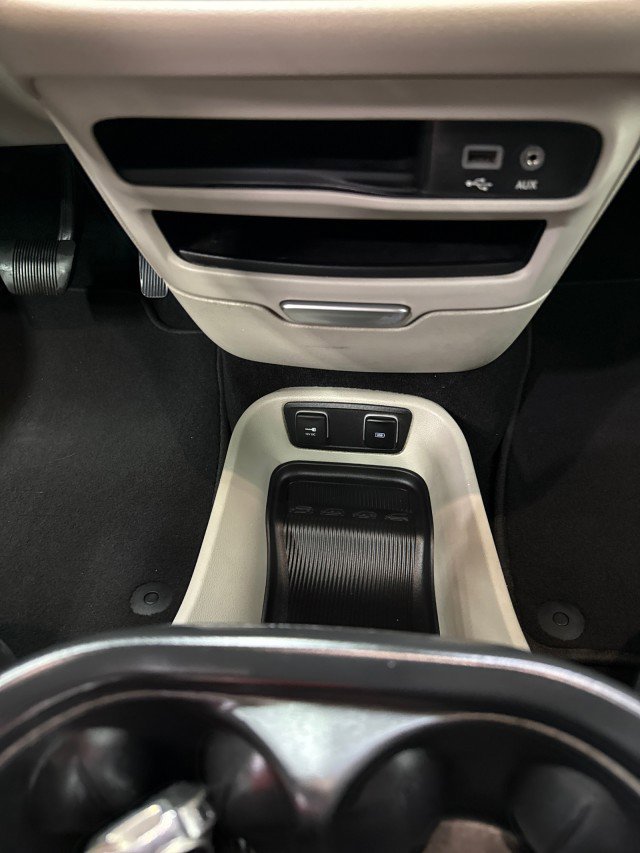 Used 2020 Chrysler Pacifica Touring-L image 25