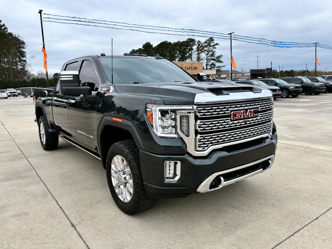 Used 2023 GMC Sierra 2500 Denali w/ Denali Ultimate Package AWD/4WD image 4