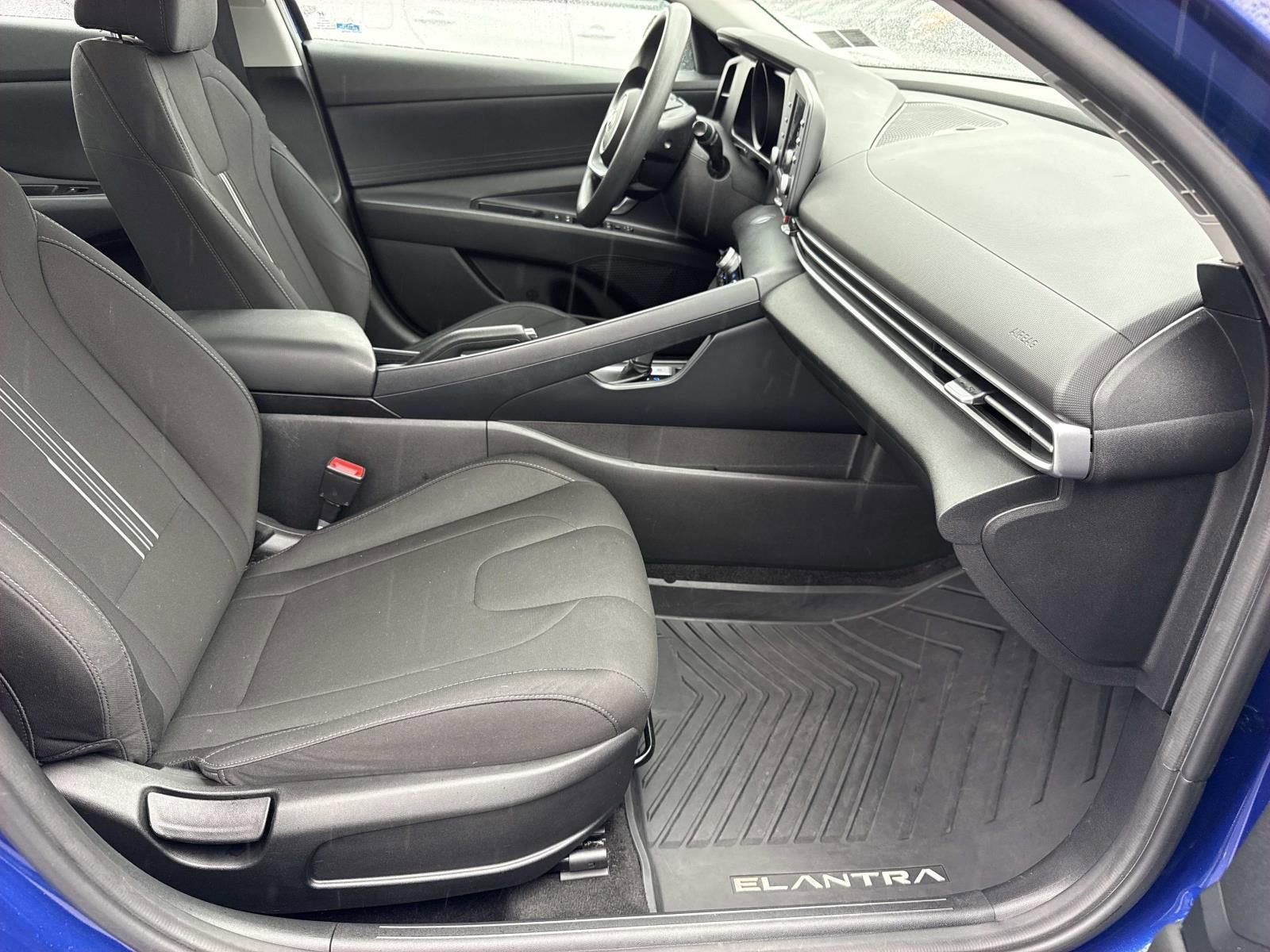 Used 2022 Hyundai Elantra SEL FWD image 25