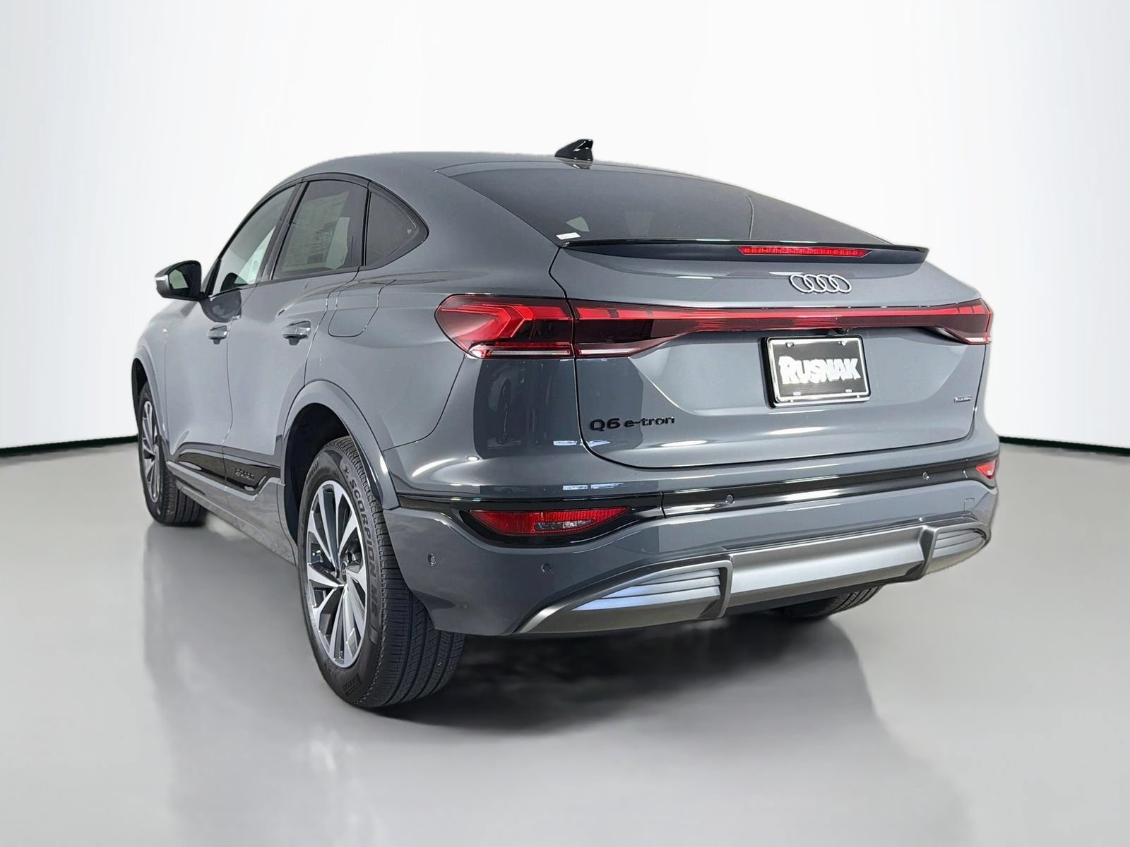 New 2027 Audi SQ6 e-tron Premium AWD/4WD image 5